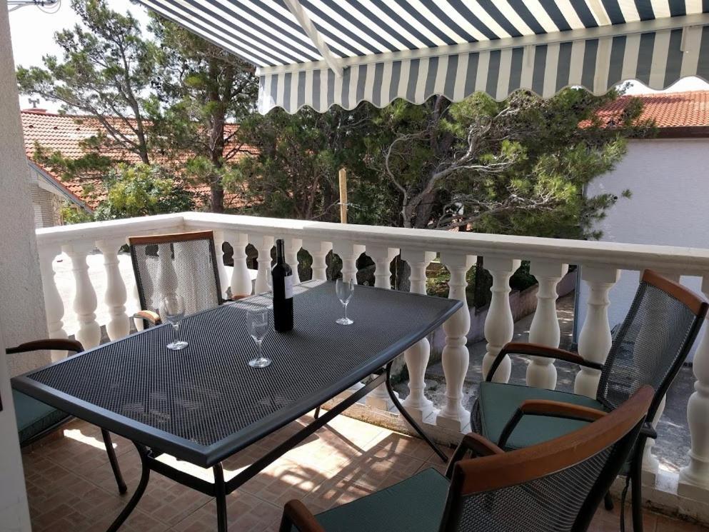 Ferienwohnung Bosi I Goli Starigrad Paklenica Exterior foto